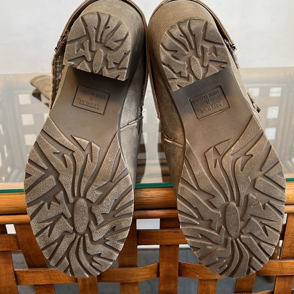 Mukluks Tan & Dark Brown Faux leather Boots w/side zipper & knit detail Size 8 - Picture 7 of 17